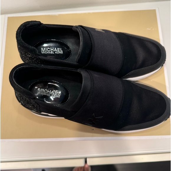 New Looking Michael Kors Felix Trainer Satin Black Women’s 6 - Picture 7 of 9